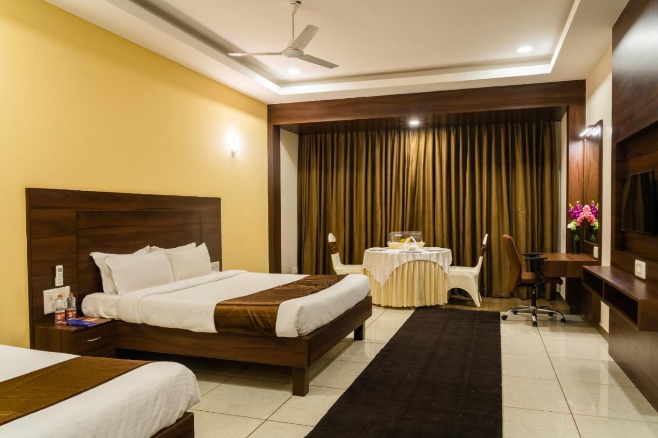The King'S Meadows Otel Golhalli Dış mekan fotoğraf