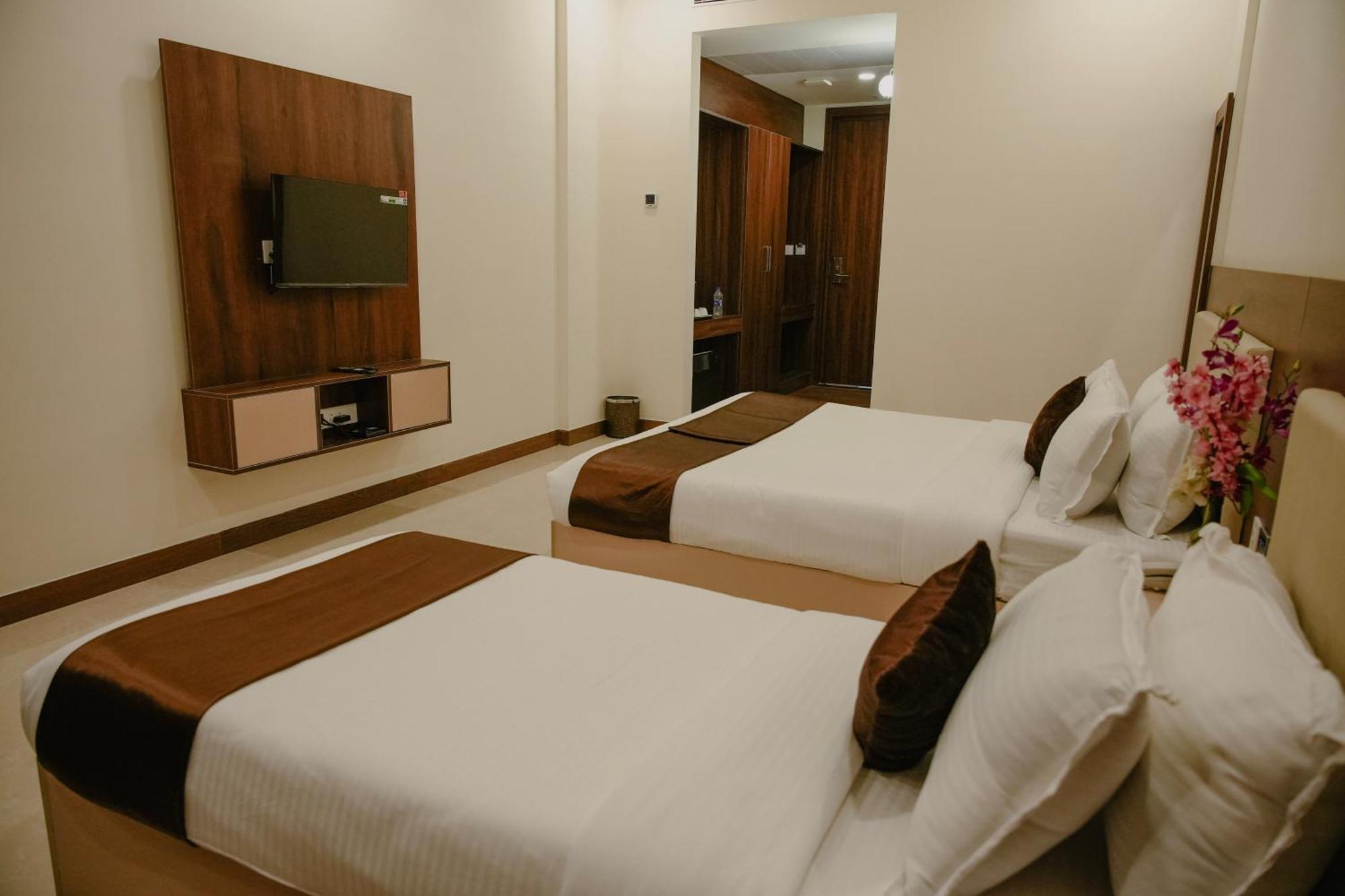 The King'S Meadows Otel Golhalli Dış mekan fotoğraf