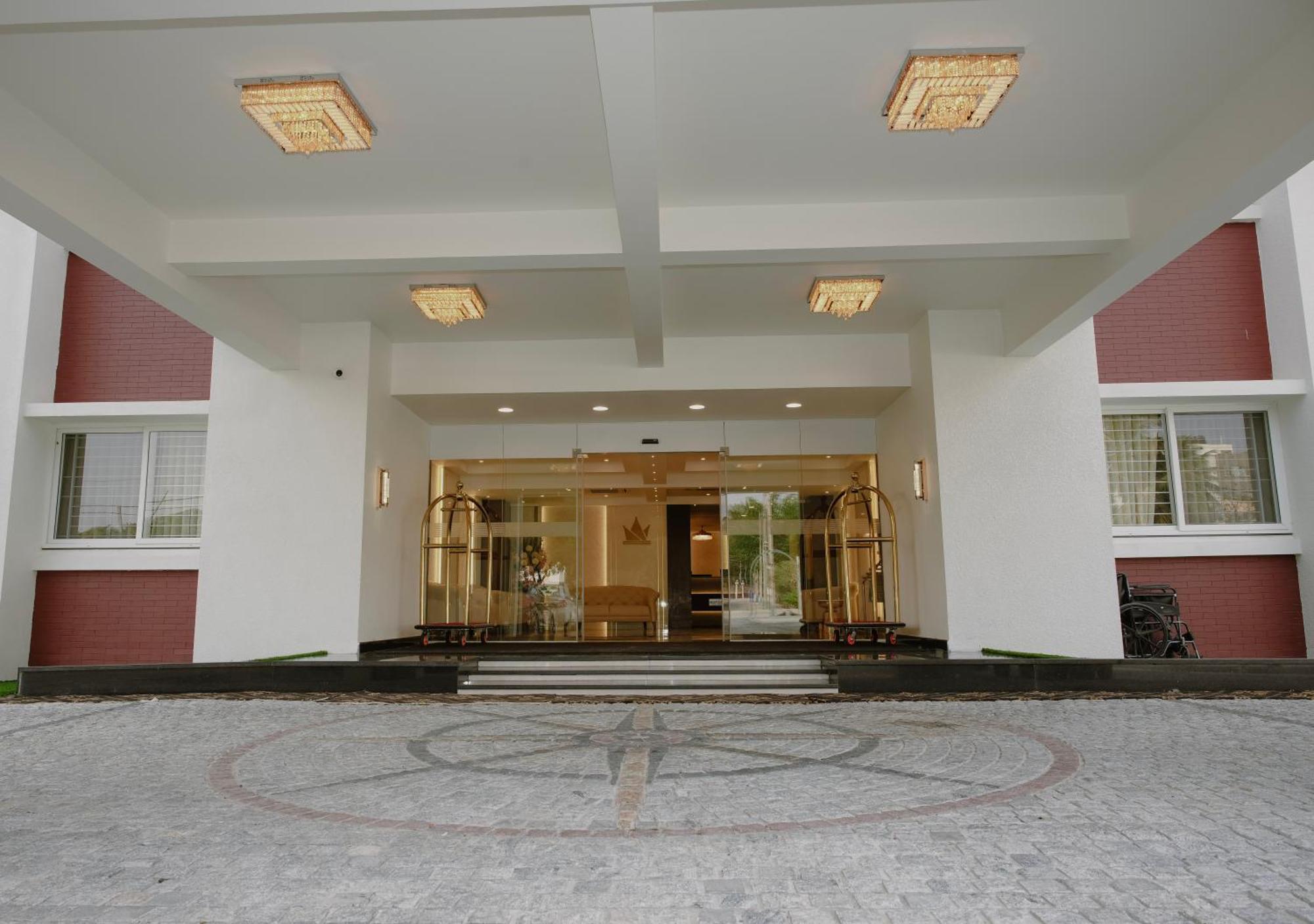 The King'S Meadows Otel Golhalli Dış mekan fotoğraf