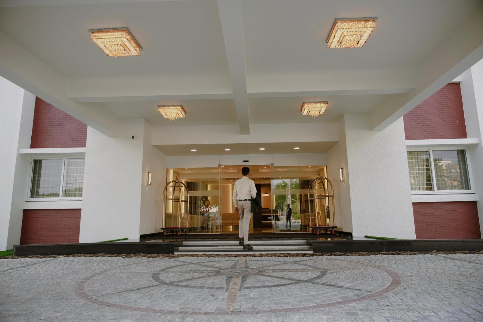 The King'S Meadows Otel Golhalli Dış mekan fotoğraf